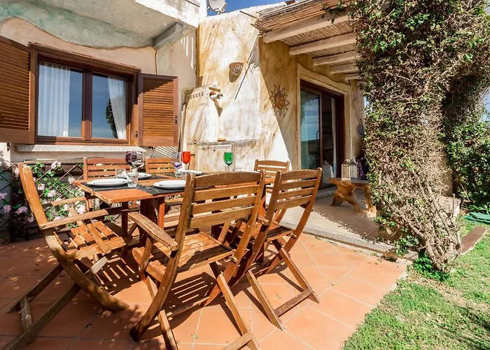 Guesthost - Amazing Sea View Flat With Swimming Pool!