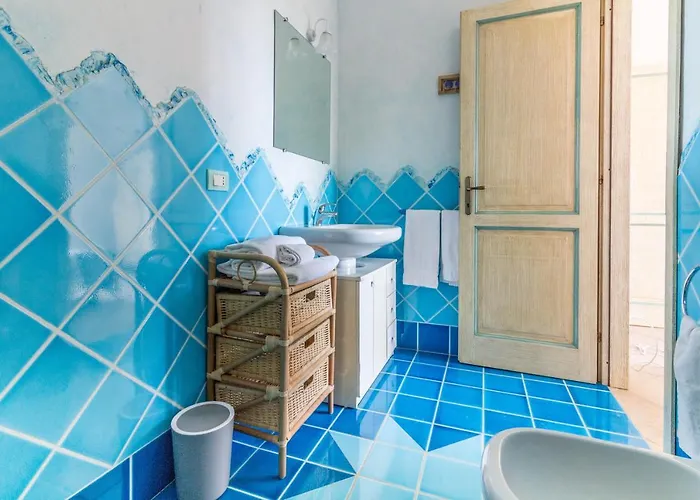 Guesthost - Amazing Sea View Flat With Swimming Pool! *