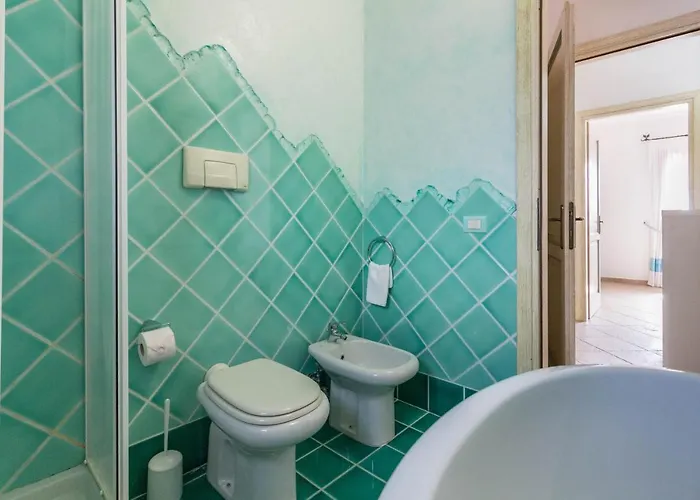 Guesthost - Amazing Sea View Flat With Swimming Pool! Olbia