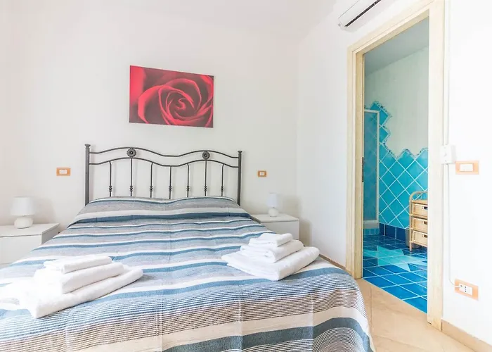 Guesthost - Amazing Sea View Flat With Swimming Pool! Όλμπια