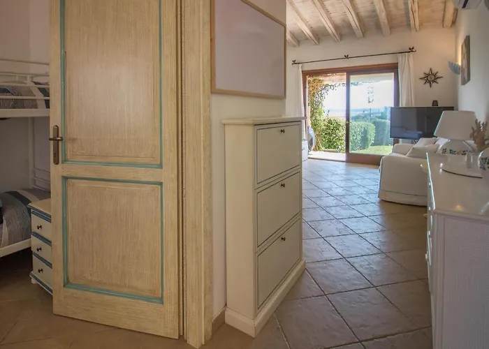 Guesthost - Amazing Sea View Flat With Swimming Pool! Όλμπια