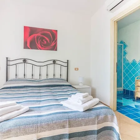 Guesthost - Amazing Sea View Flat With Swimming Pool! Olbia